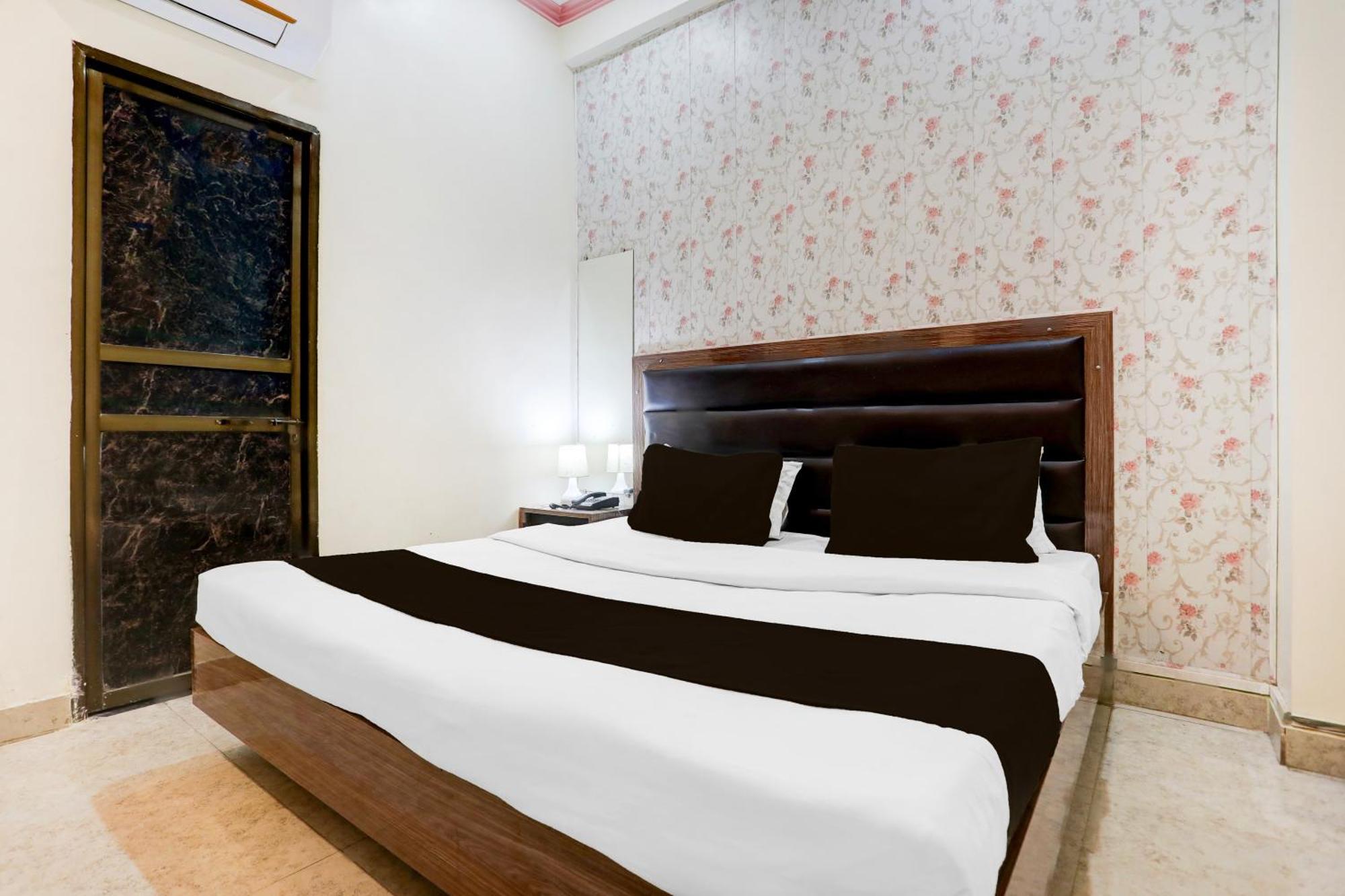 Super Hotel O Sankat Mochan Gandhi Nagar Kakarmatha Exterior photo